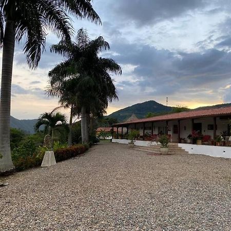 Finca Campestre Con Hermosa Vista Anapoima Luaran gambar